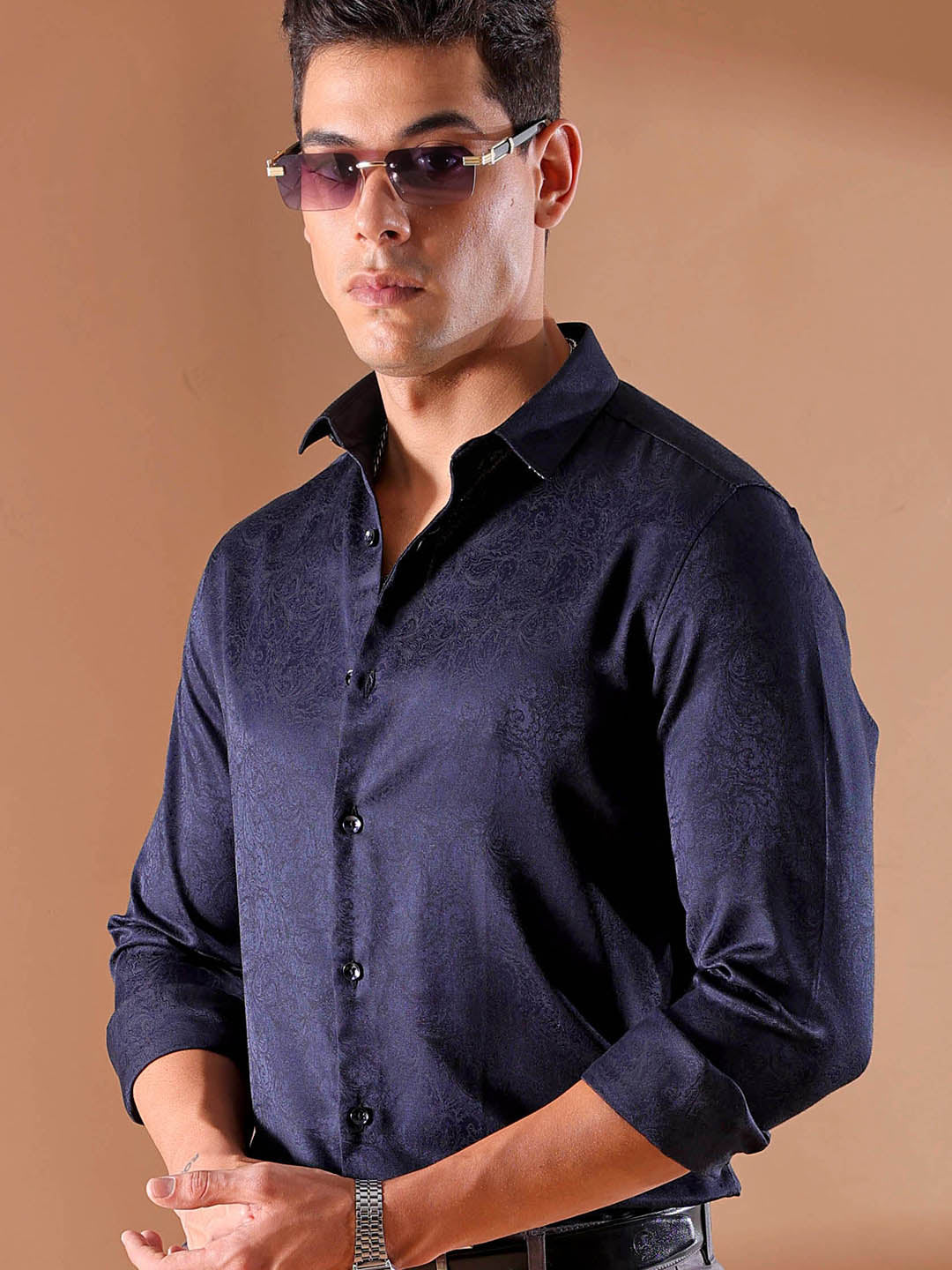 Shop Men's Black Slim Fit Solid Party Shirt Online.