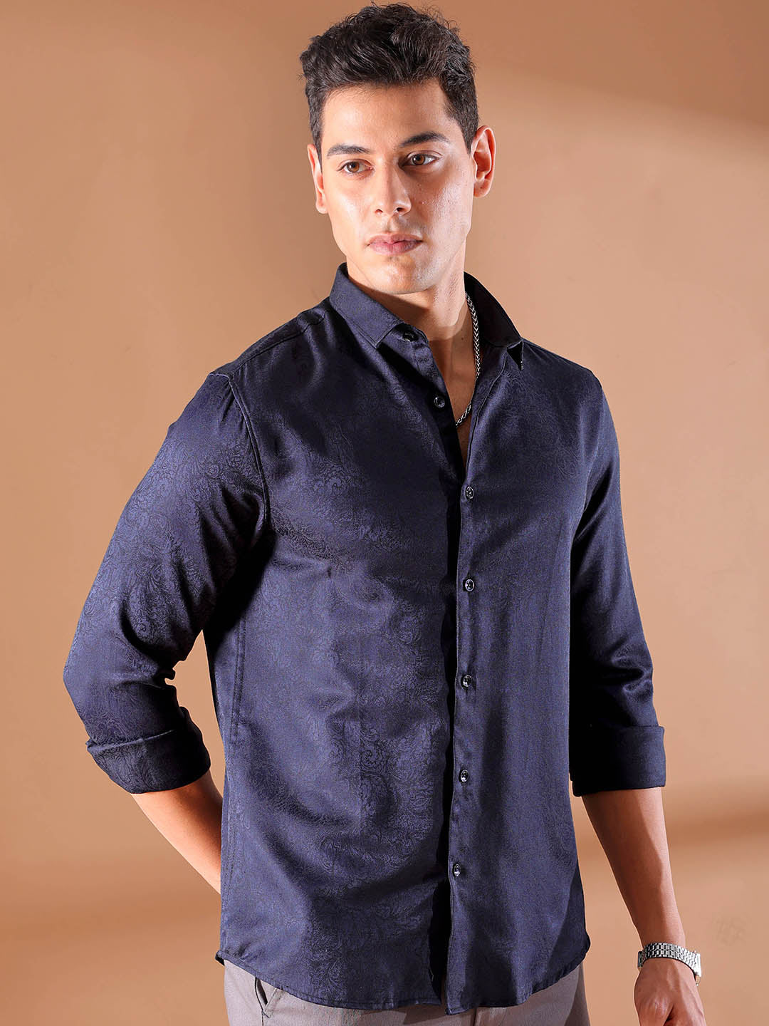 Shop Men's Black Slim Fit Solid Party Shirt Online.