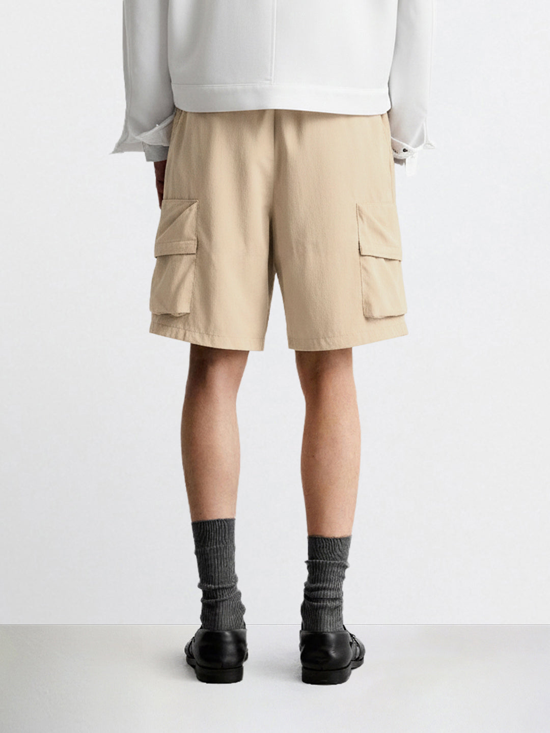 Men's Beige Relaxed Fit Solid Utility Shorts