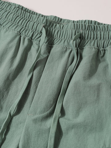 Men's Green Relaxed Fit Solid Utility Shorts