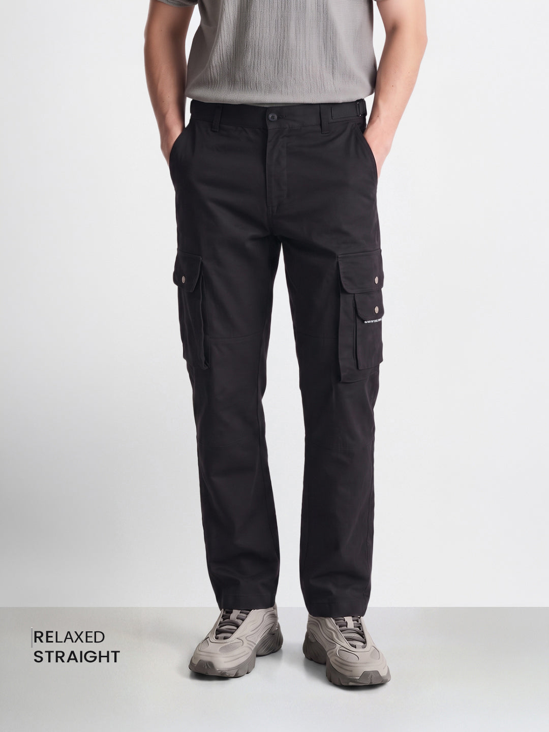Men's Black Relaxed Straight Fit Solid Utility Cargo