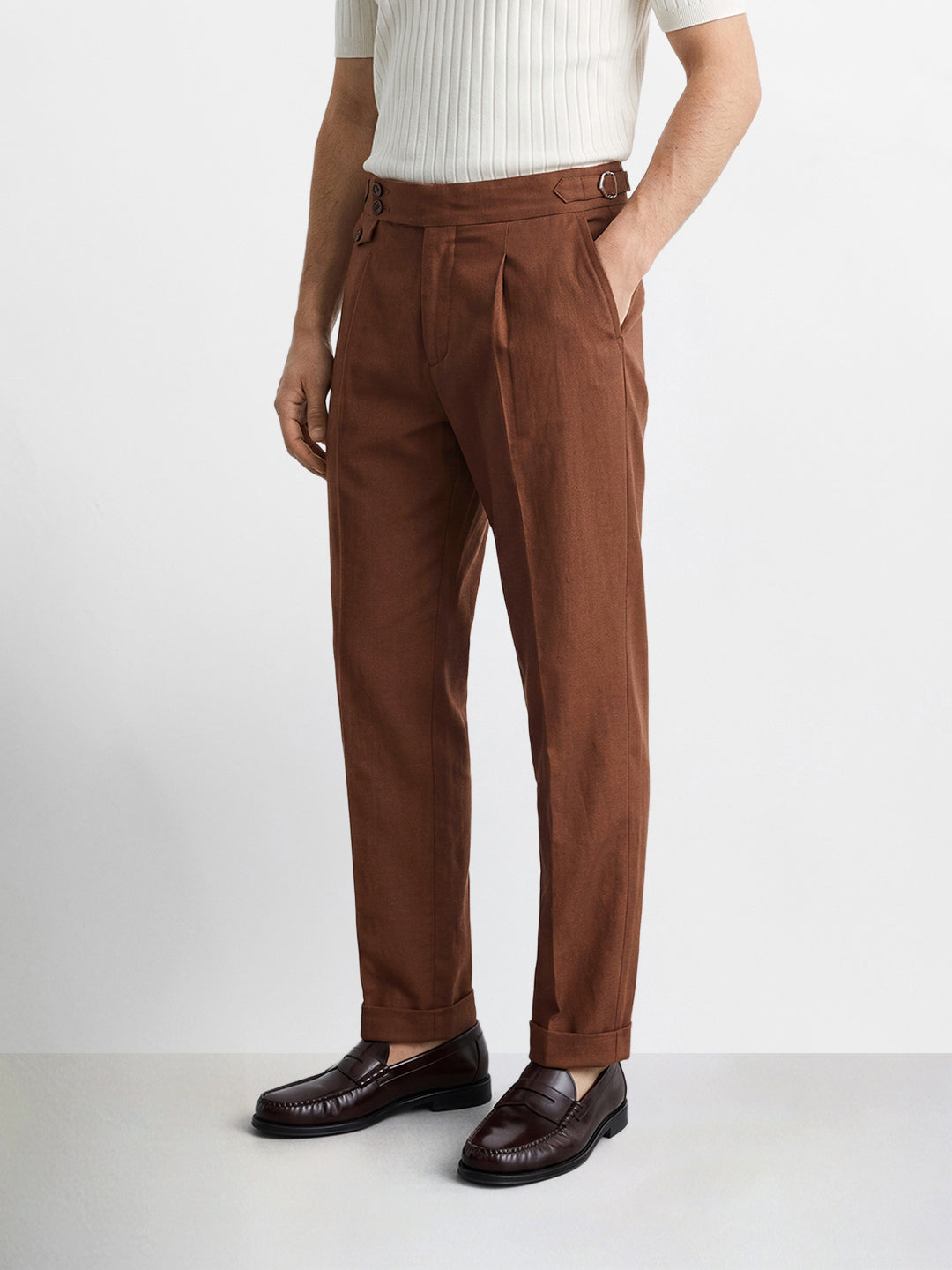 Men's Brown Slim Fit Solid Resort Wear Trousers