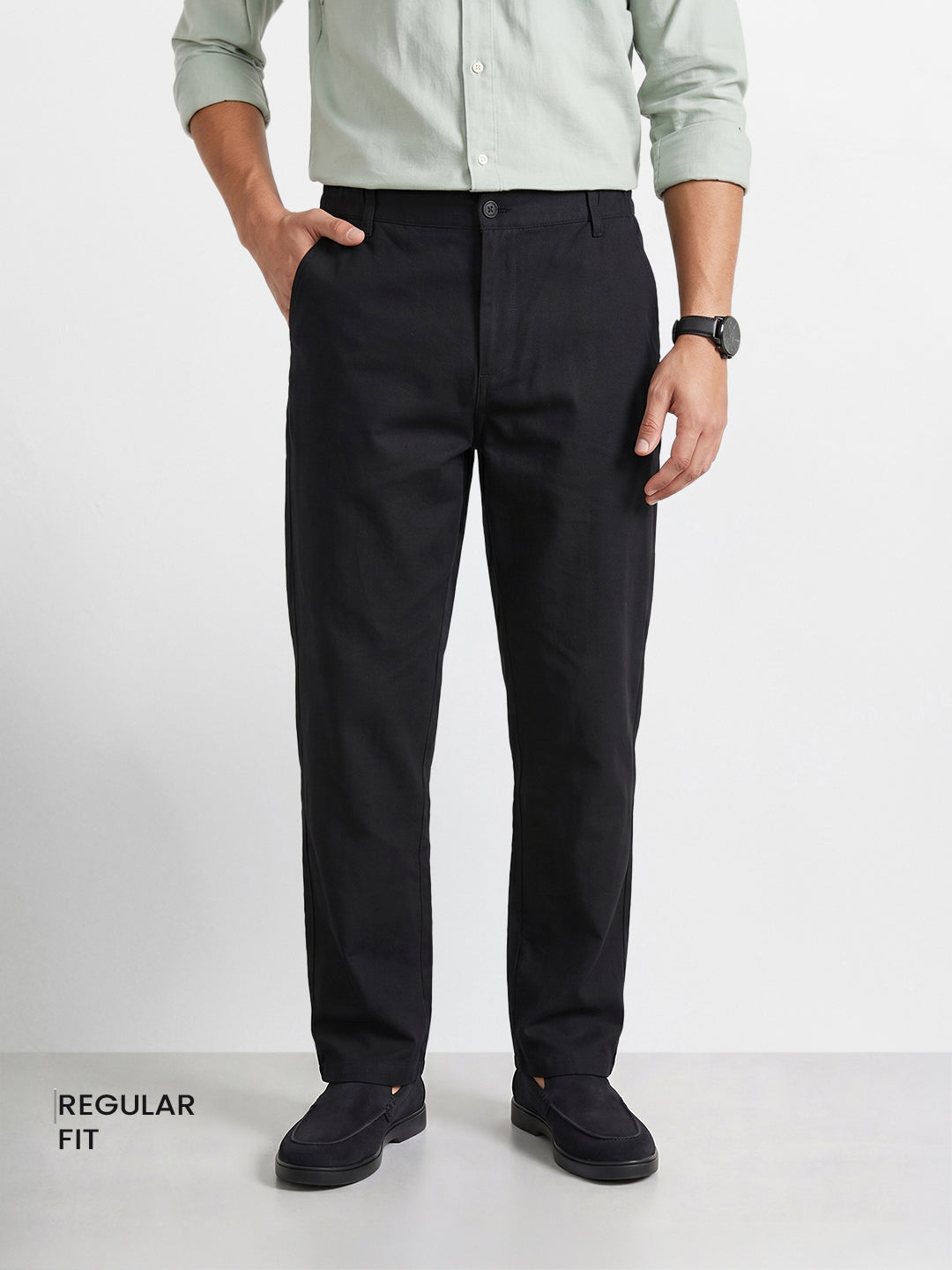 Men's Black Regular Fit Solid Resort Wear Joggers