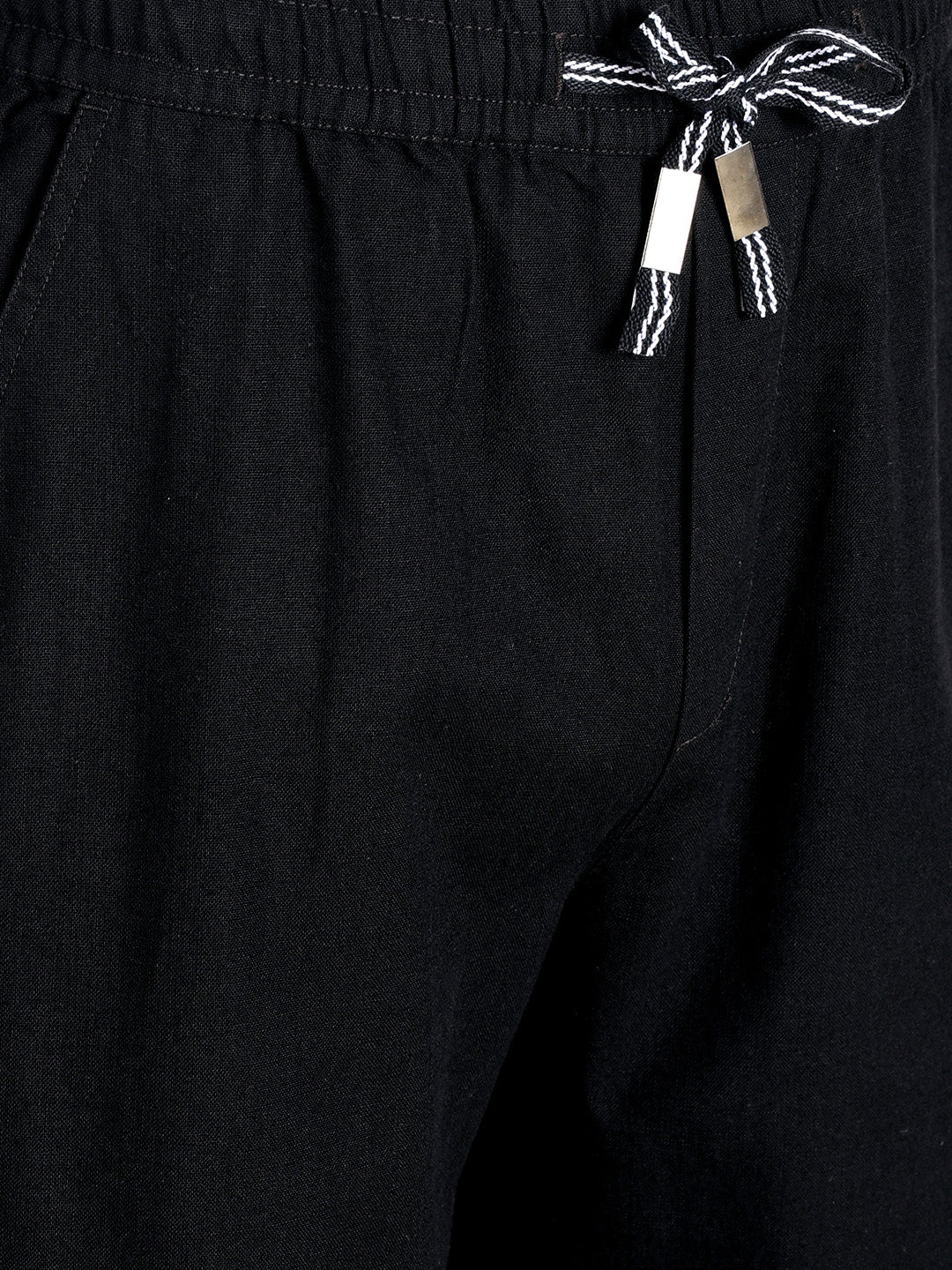 Men's Black Regular Fit Solid Resort Wear Joggers