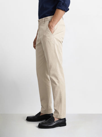 Men's White Regular Fit Solid Casual Chinos