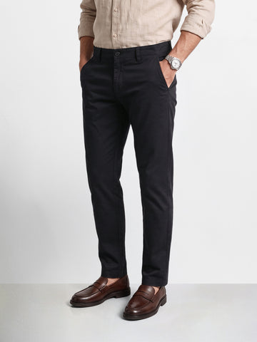 Men's Black Regular Fit Solid Casual Chinos