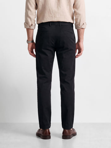 Men's Black Regular Fit Solid Casual Chinos
