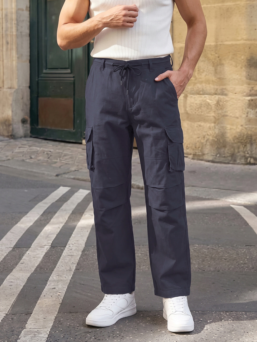 Men's Black Relaxed Fit Solid Utility Cargos