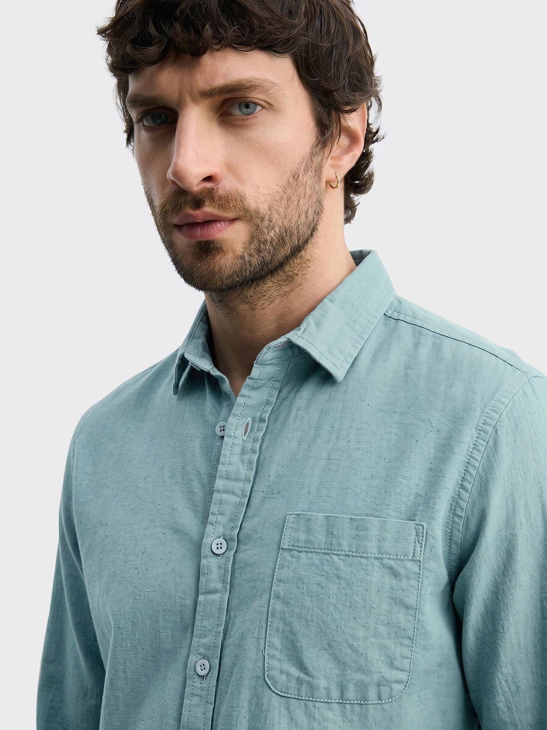 Men's Blue Slim Fit Solid Casual Shirt