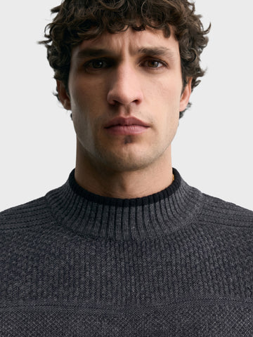 Men's Grey Slim Fit Solid Casual Sweater
