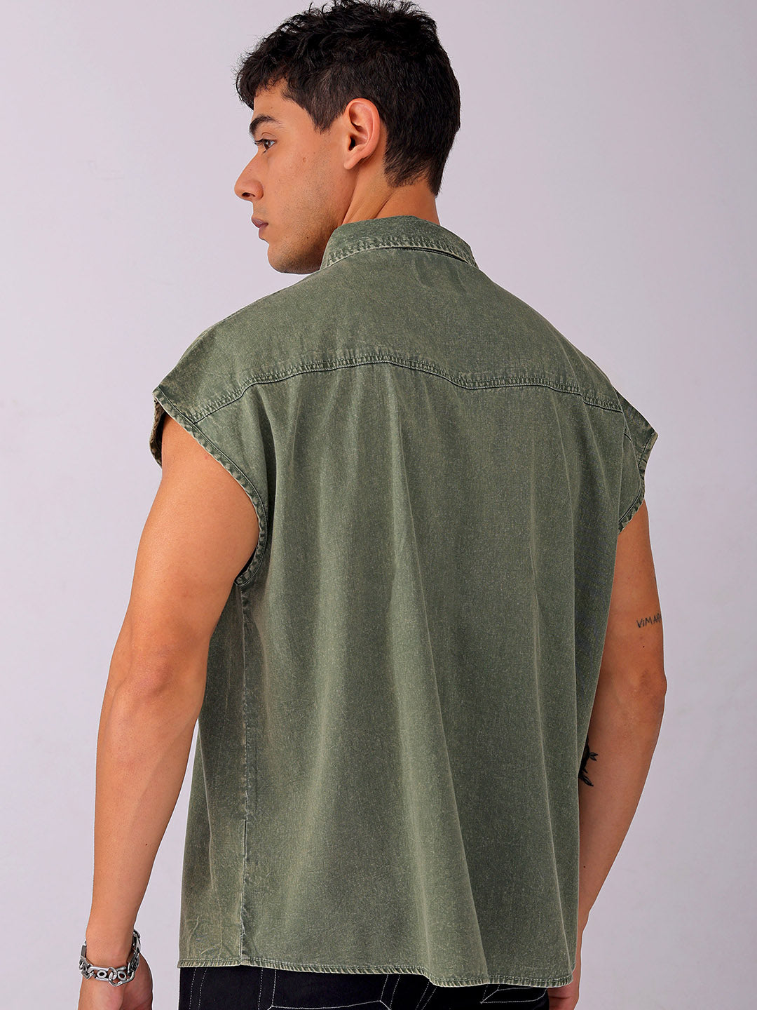 Shop Men's Solid Boxy Fit Streetwear Shirt Online.