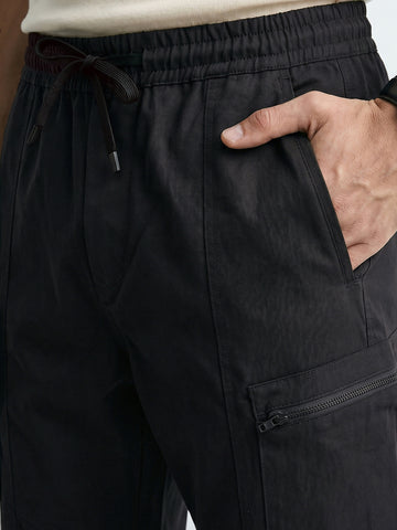 Men's Black Relaxed Fit Solid Utility Cargo