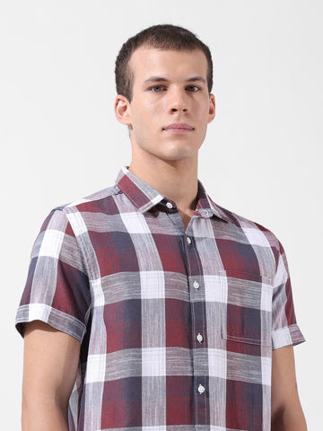 Men's Maroon Slim Fit Checked Casual Shirt