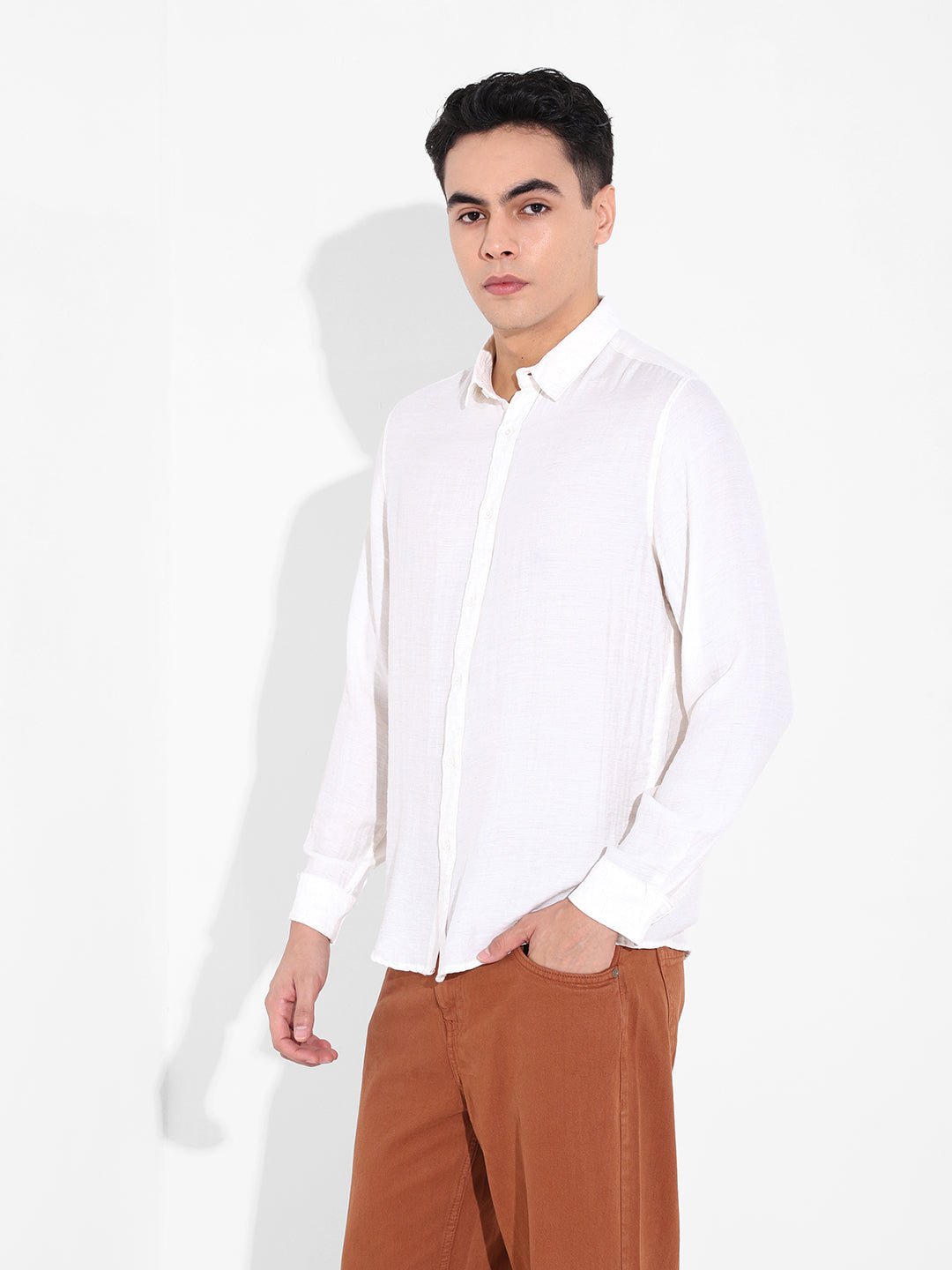 Men's White Regular Fit Casual Solid Shirt