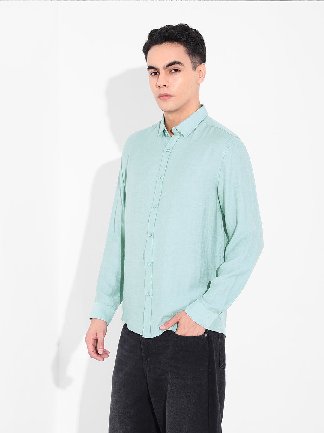 Men's Green Regular Fit Casual Solid Shirt