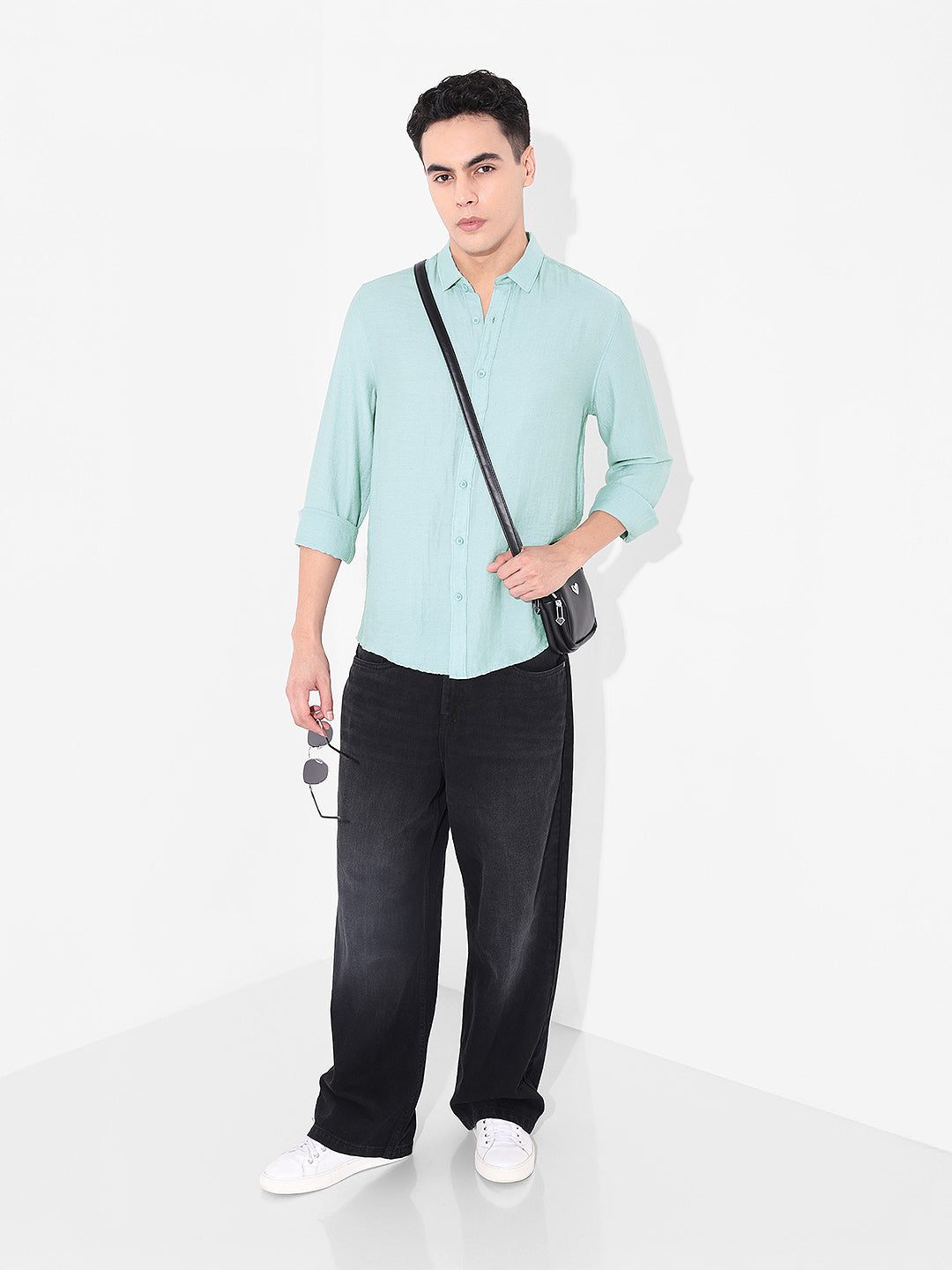 Men's Green Regular Fit Casual Solid Shirt
