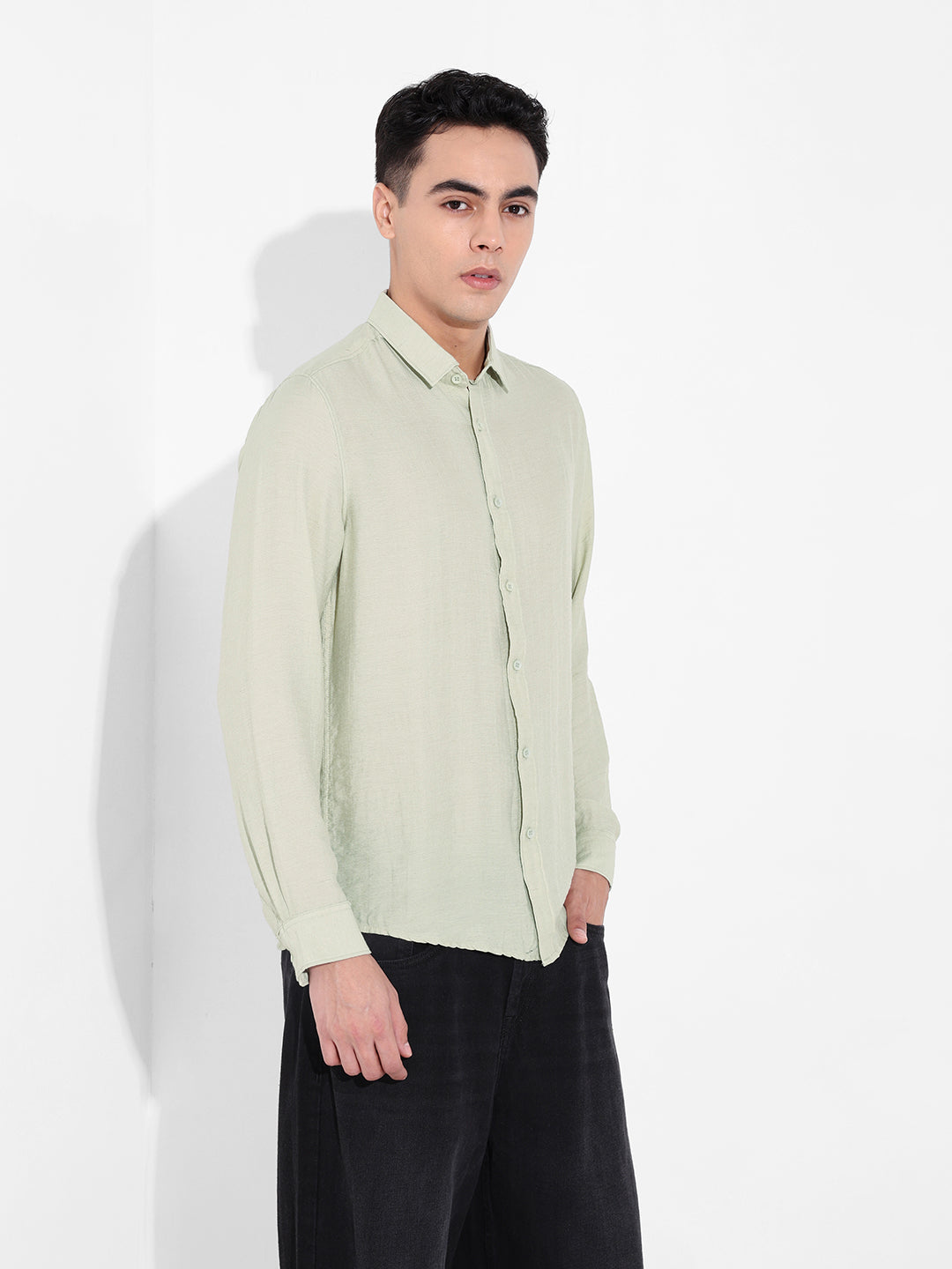 Men's Green Regular Fit Casual Solid Shirt