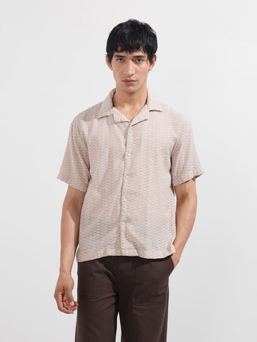 Men's Beige Relaxed Fit Textured Resort Wear Shirt