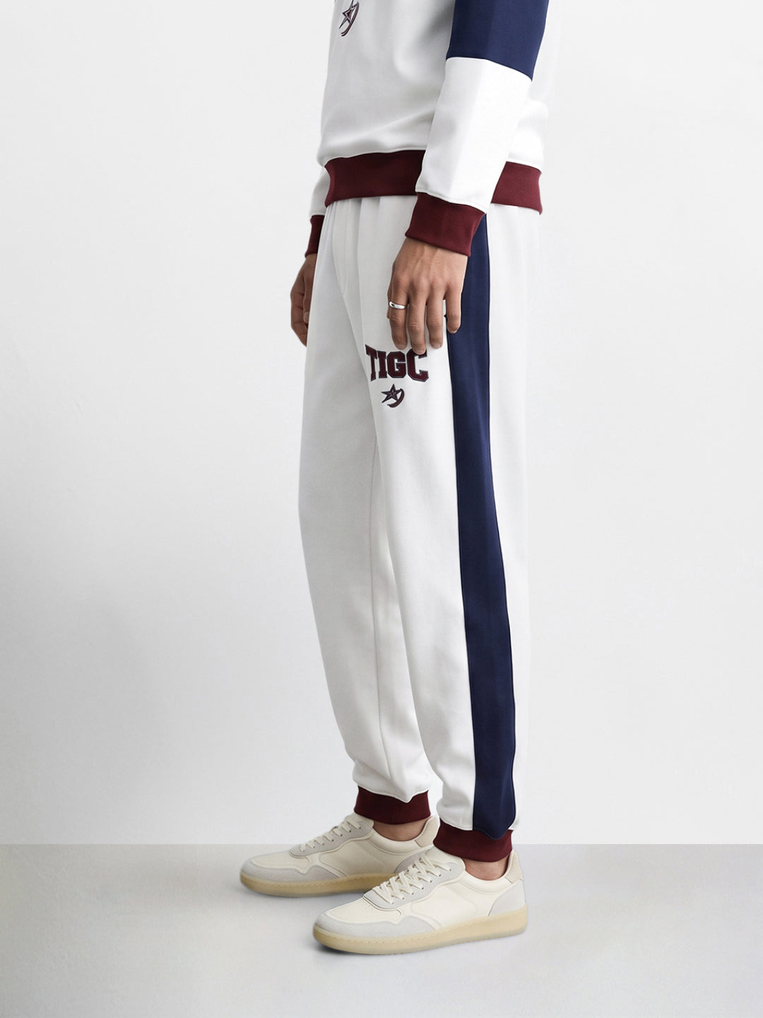 Men's White Regular Fit Colourblocked Casual Sweat Pants