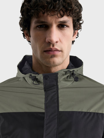 Men's Black Regular Fit Colourblocked Casual Jacket