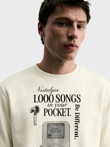 Men's Off White Relaxed Fit Printed Casual Sweatshirt