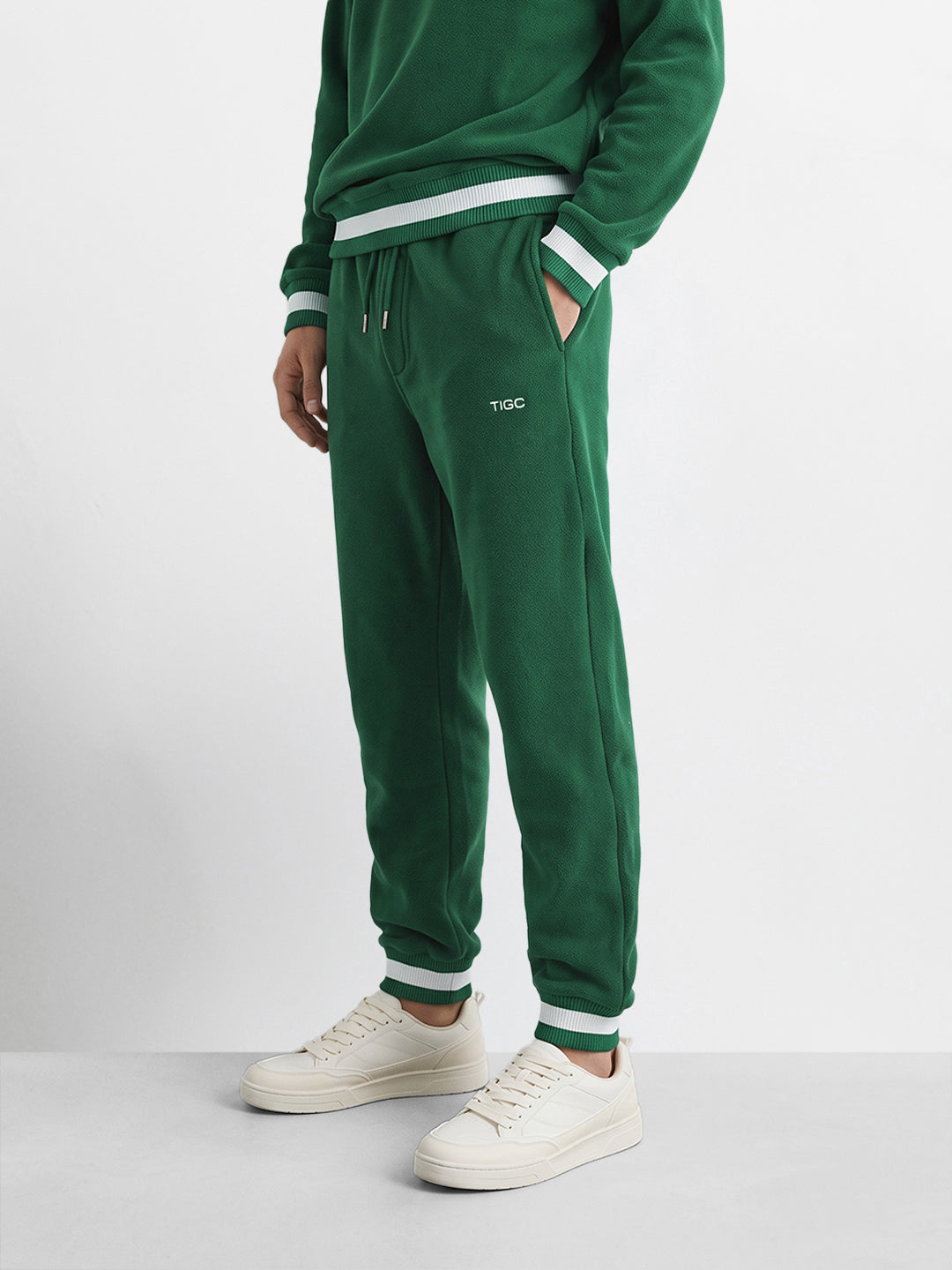 Men's Green Regular Fit Solid Casual Sweatpants