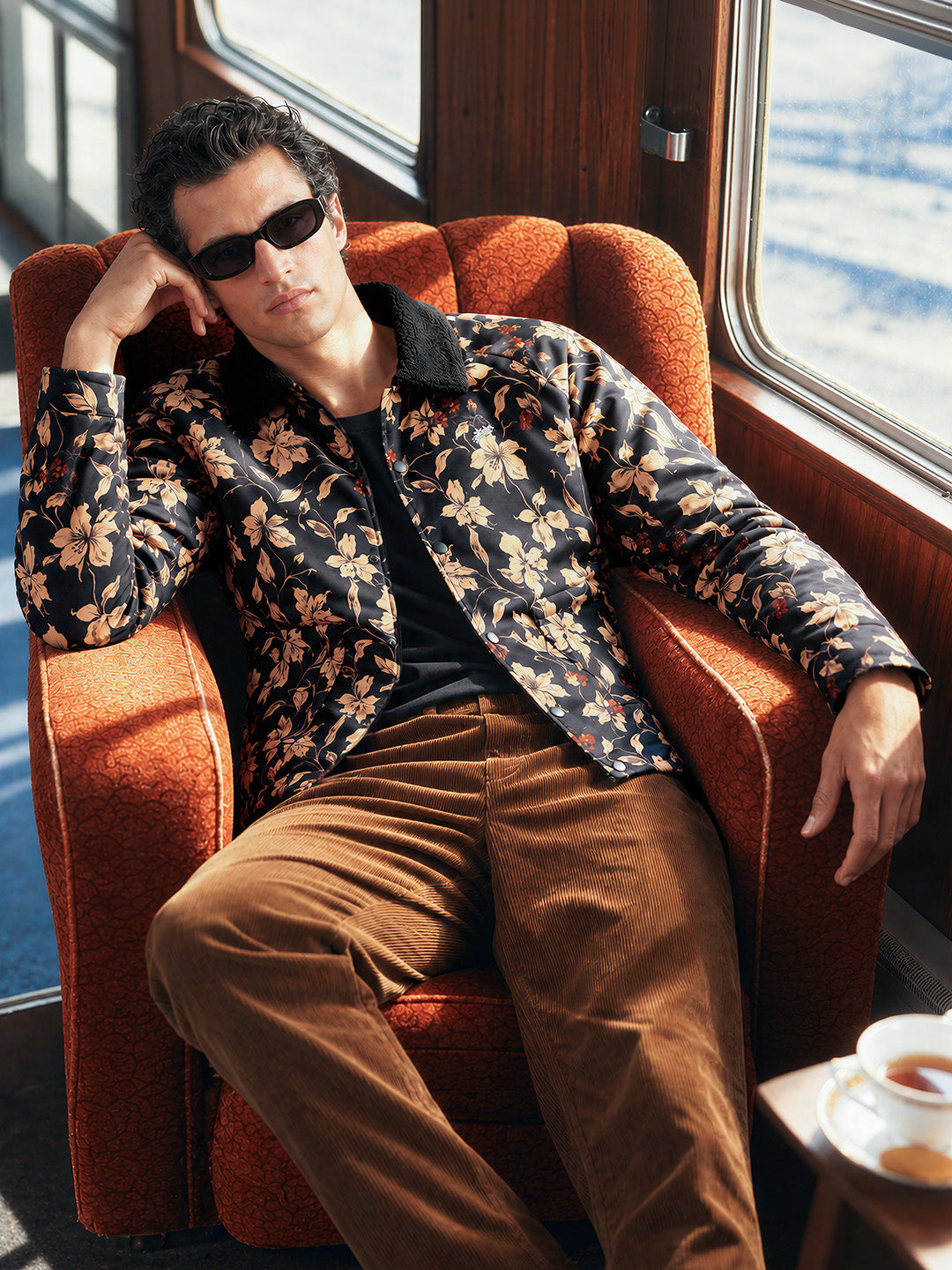 Men's Black Regular Fit Printed Casual Jacket
