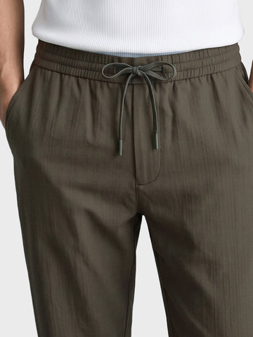 Men's Green Regular Fit Solid Resort Wear Jogger