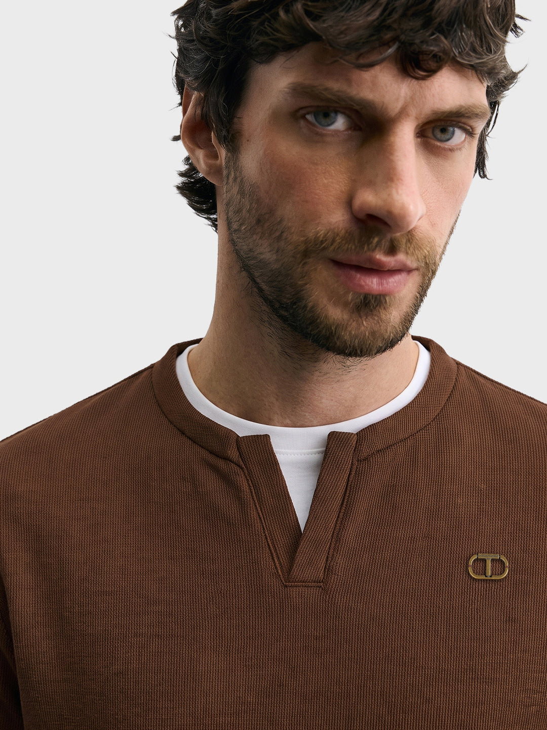 Men's Brown Relaxed Fit Solid Casual Sweatshirt
