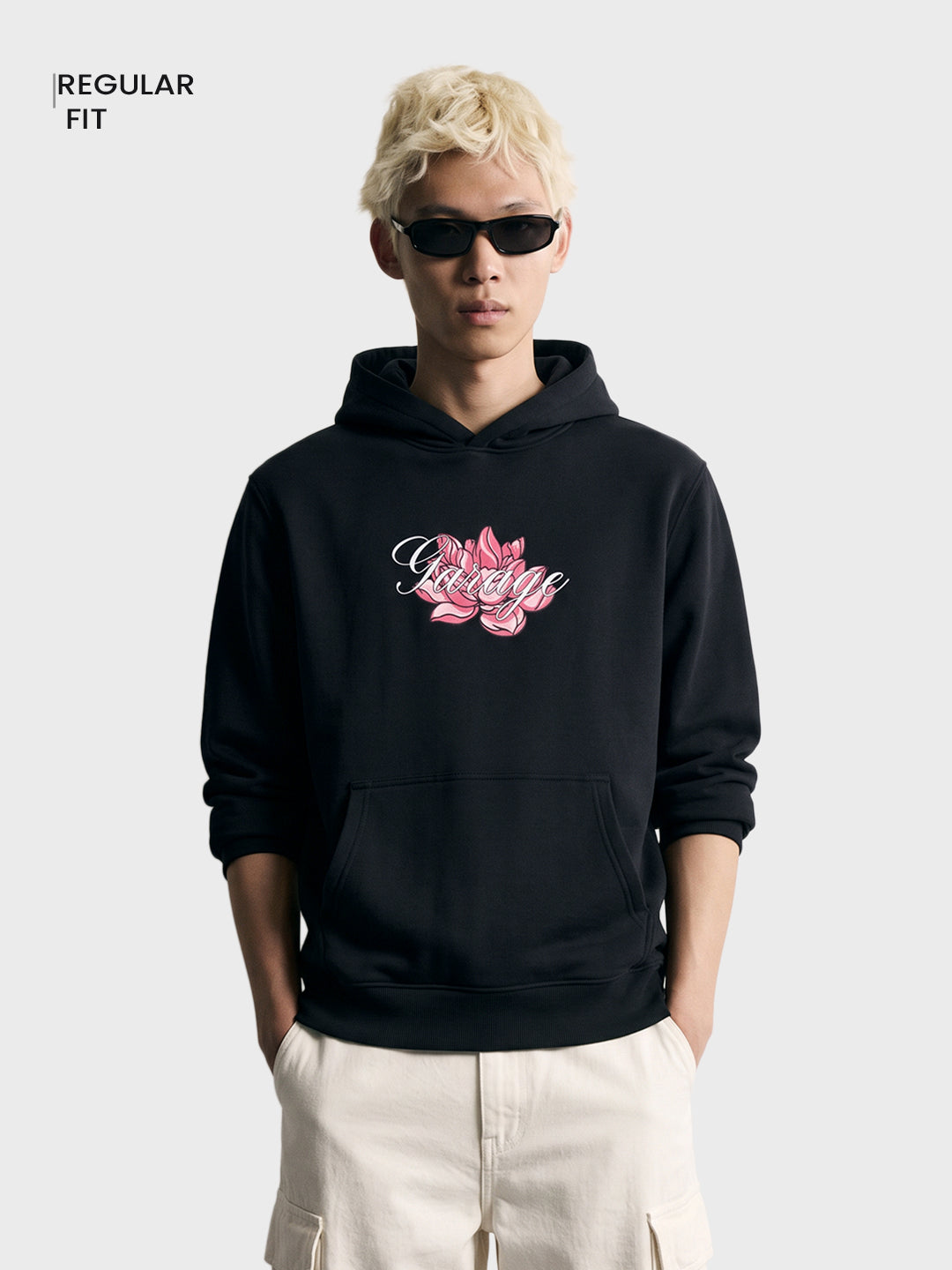 Men's Black Relaxed Fit Graphic Printed Casual Sweatshirt
