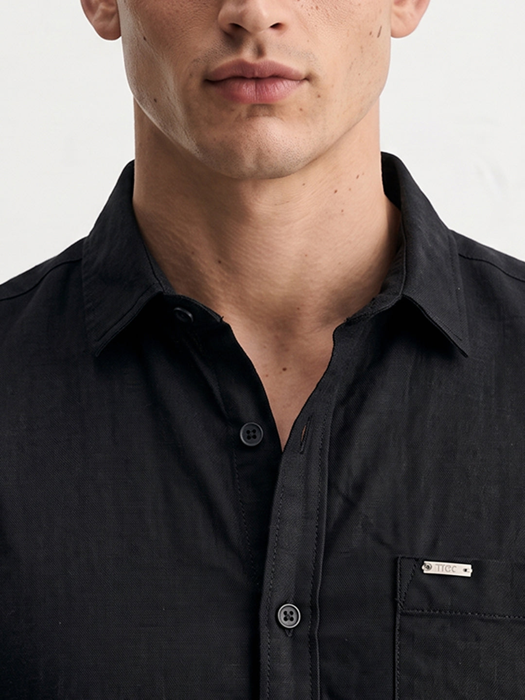 Men's Black Slim Fit Solid Casual Shirt