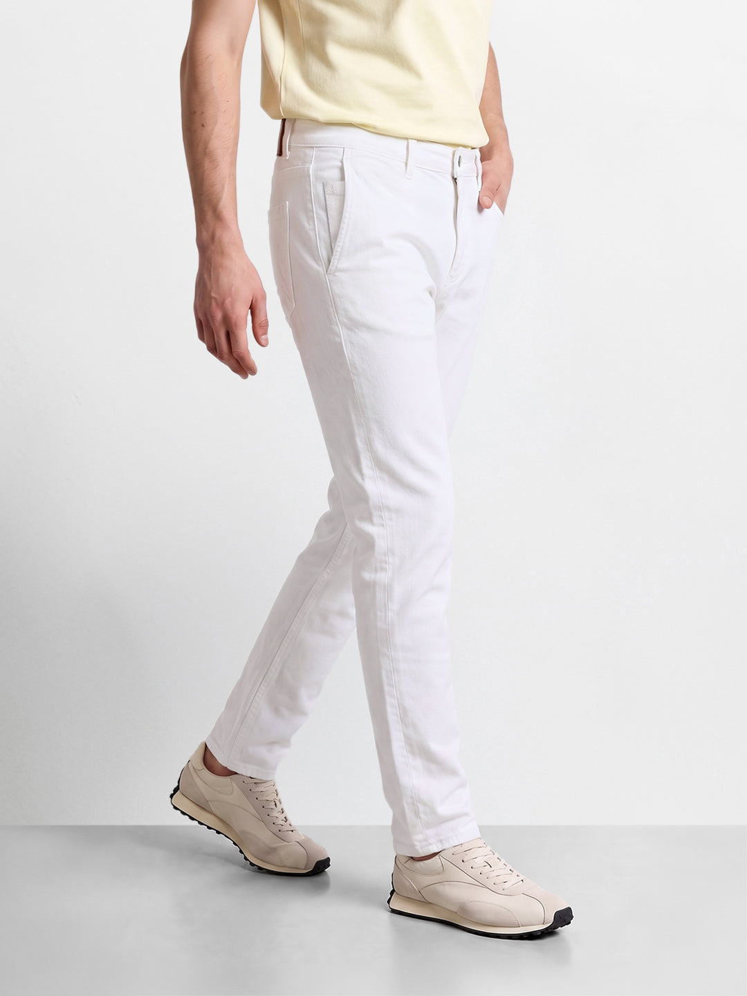 Men's White Slim Fit Solid Casual Jeans