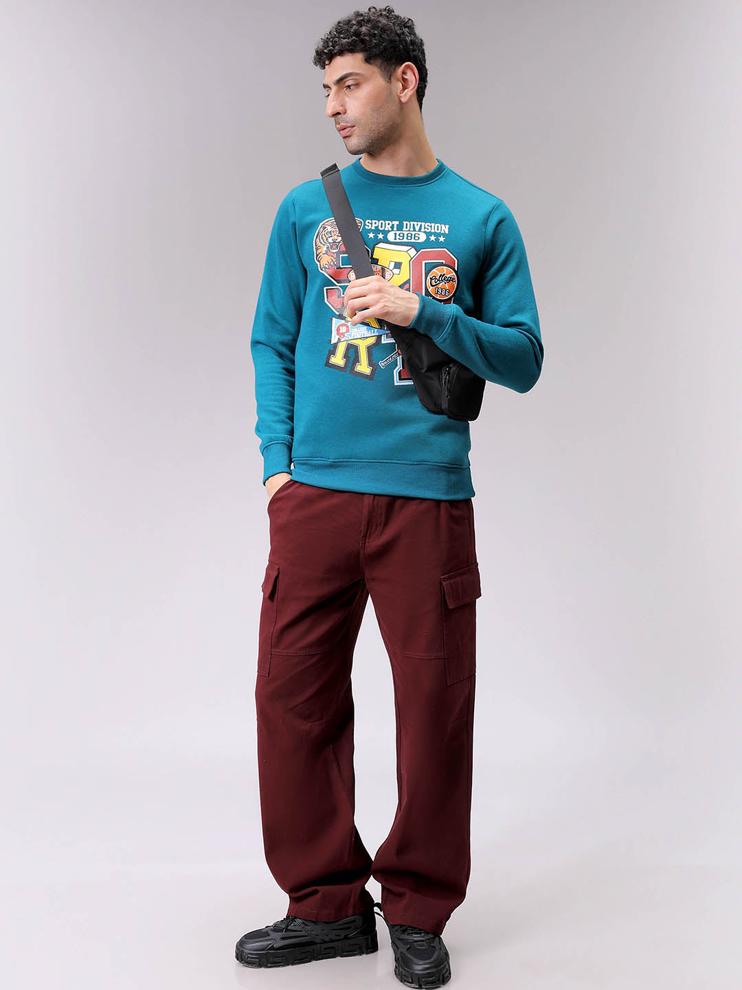 Men's Green Regular Fit Placement Printed Overhead-Crewneck Sweatshirt