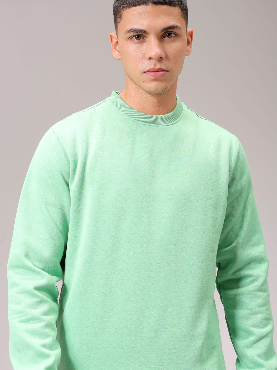 Men's Green Regular Fit Solid Overhead Crewneck Sweatshirt