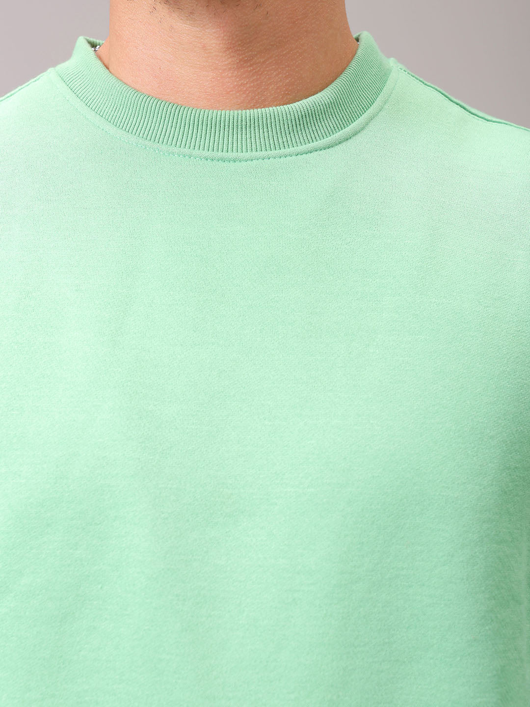 Men's Green Regular Fit Solid Overhead Crewneck Sweatshirt