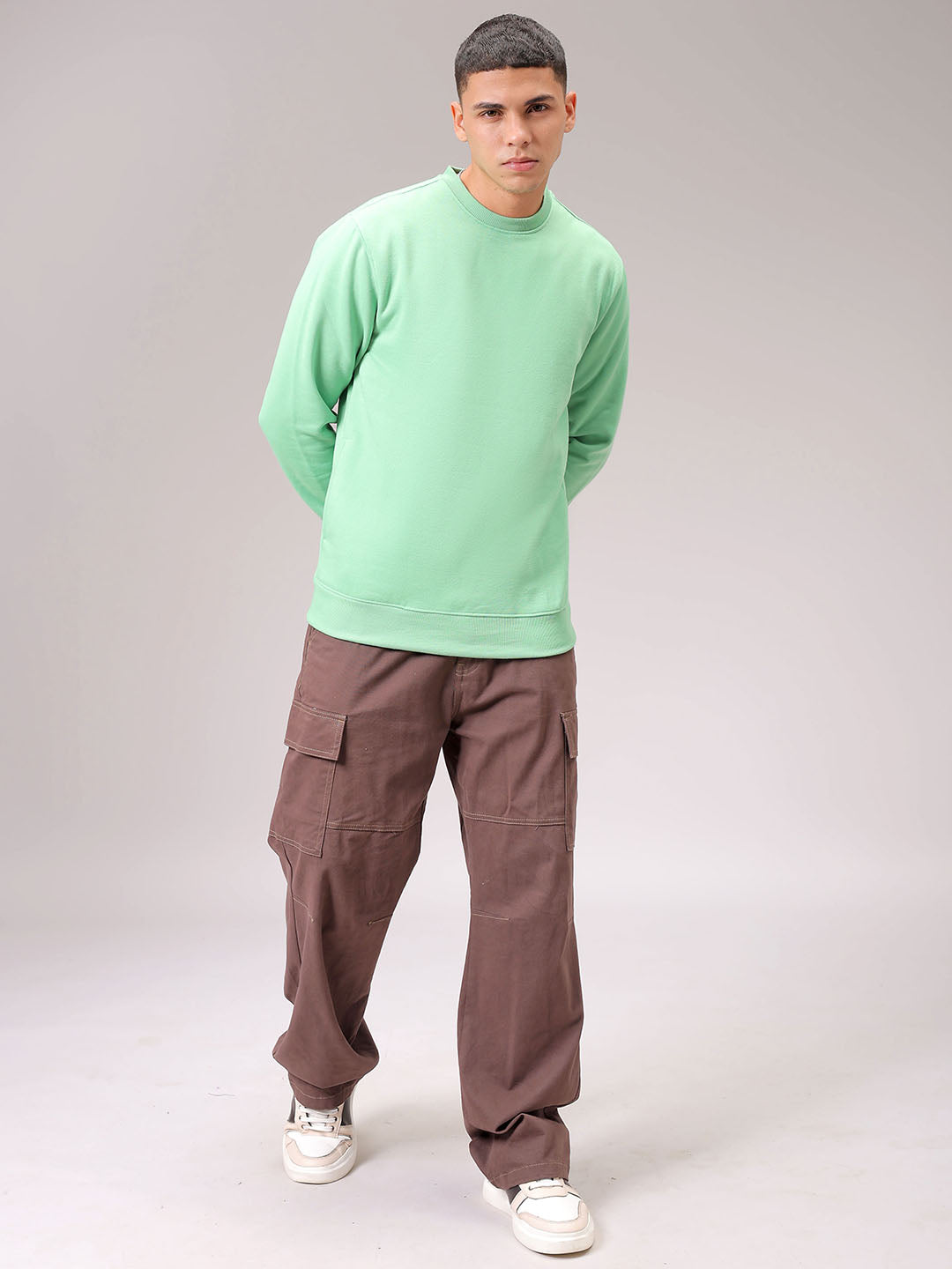 Men's Green Regular Fit Solid Overhead Crewneck Sweatshirt