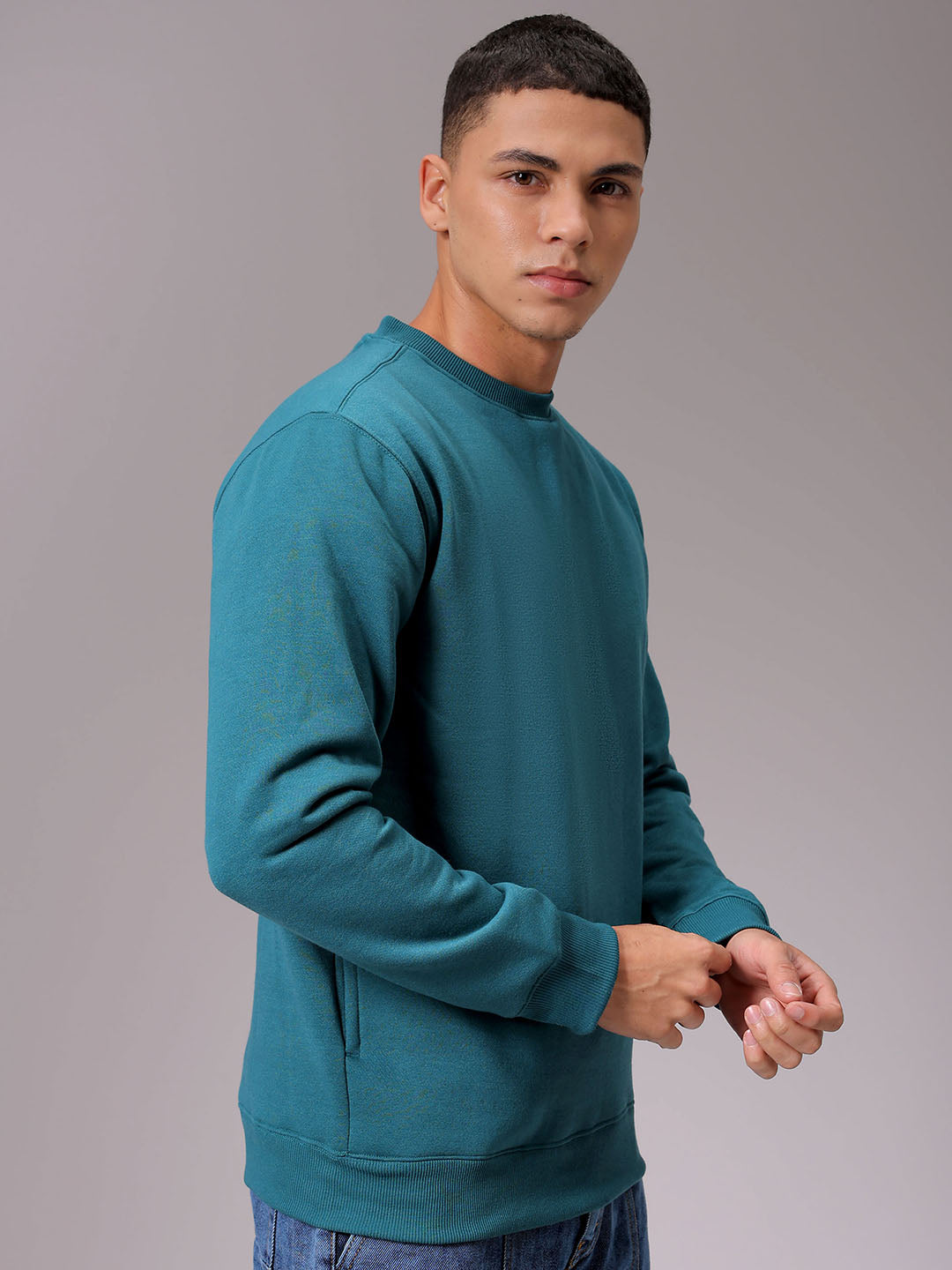 Men's Green Regular Fit Solid Overhead Crewneck Sweatshirt