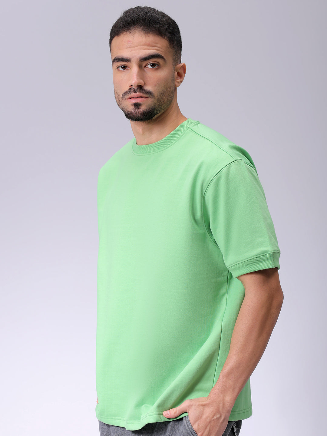 Men's Green Relaxed Fit Solid Overhead-Crewneck Sweatshirt