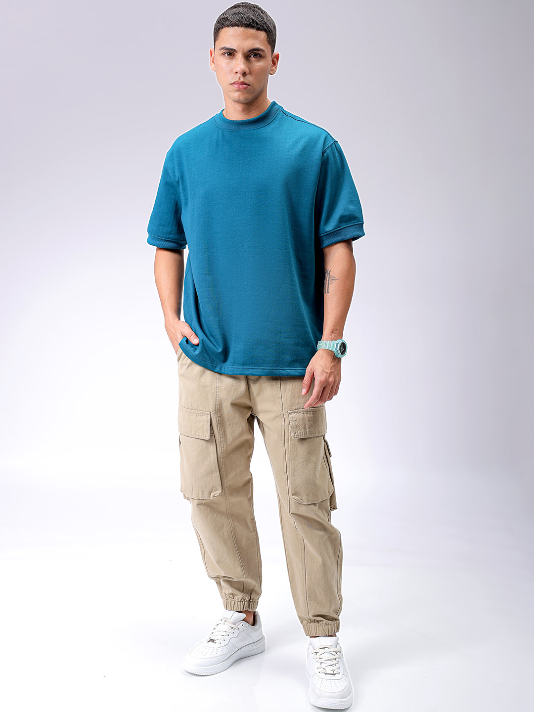 Men's Green Relaxed Fit Solid Overhead-Crewneck Sweatshirt