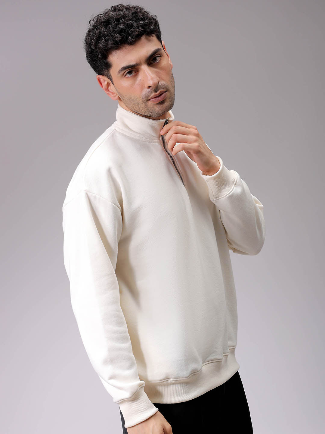 Men's Chalk Relaxed Fit Solid Overhead-Highneck Sweatshirt