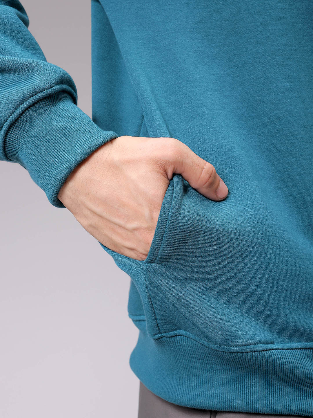 Men's Green Relaxed Fit Solid Overhead-Highneck Sweatshirt