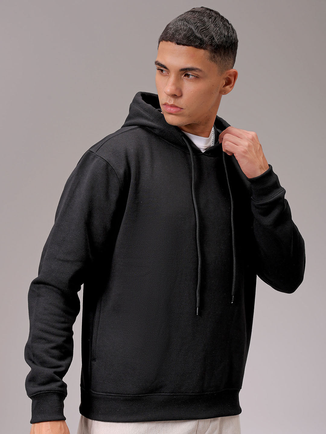 Men's Black Regular Fit Solid Overhead Hooded Sweatshirt