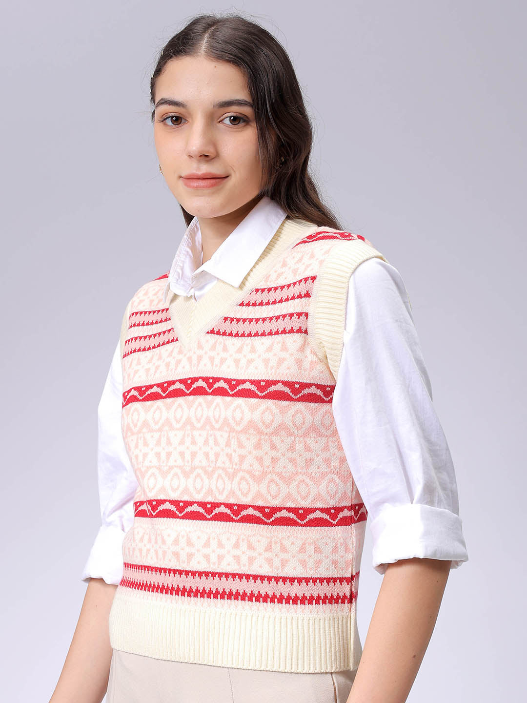 Women's Off White Fitted Geometric Print Sweater