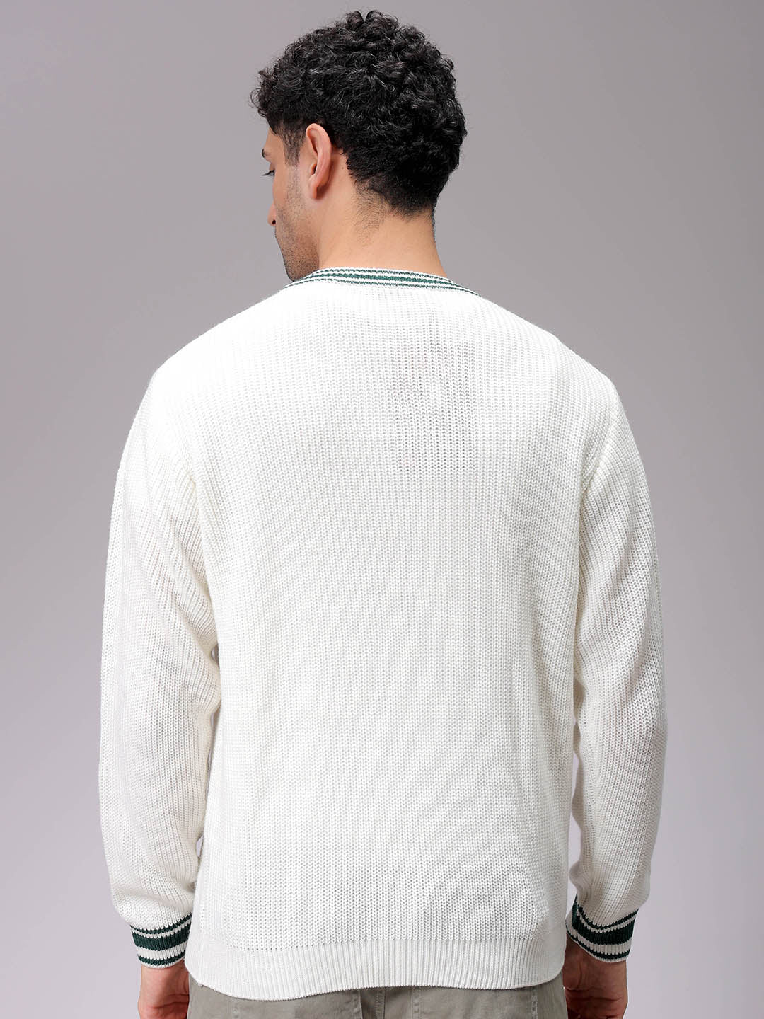 Men's White Relaxed Fit Solid V-Neck Sweater
