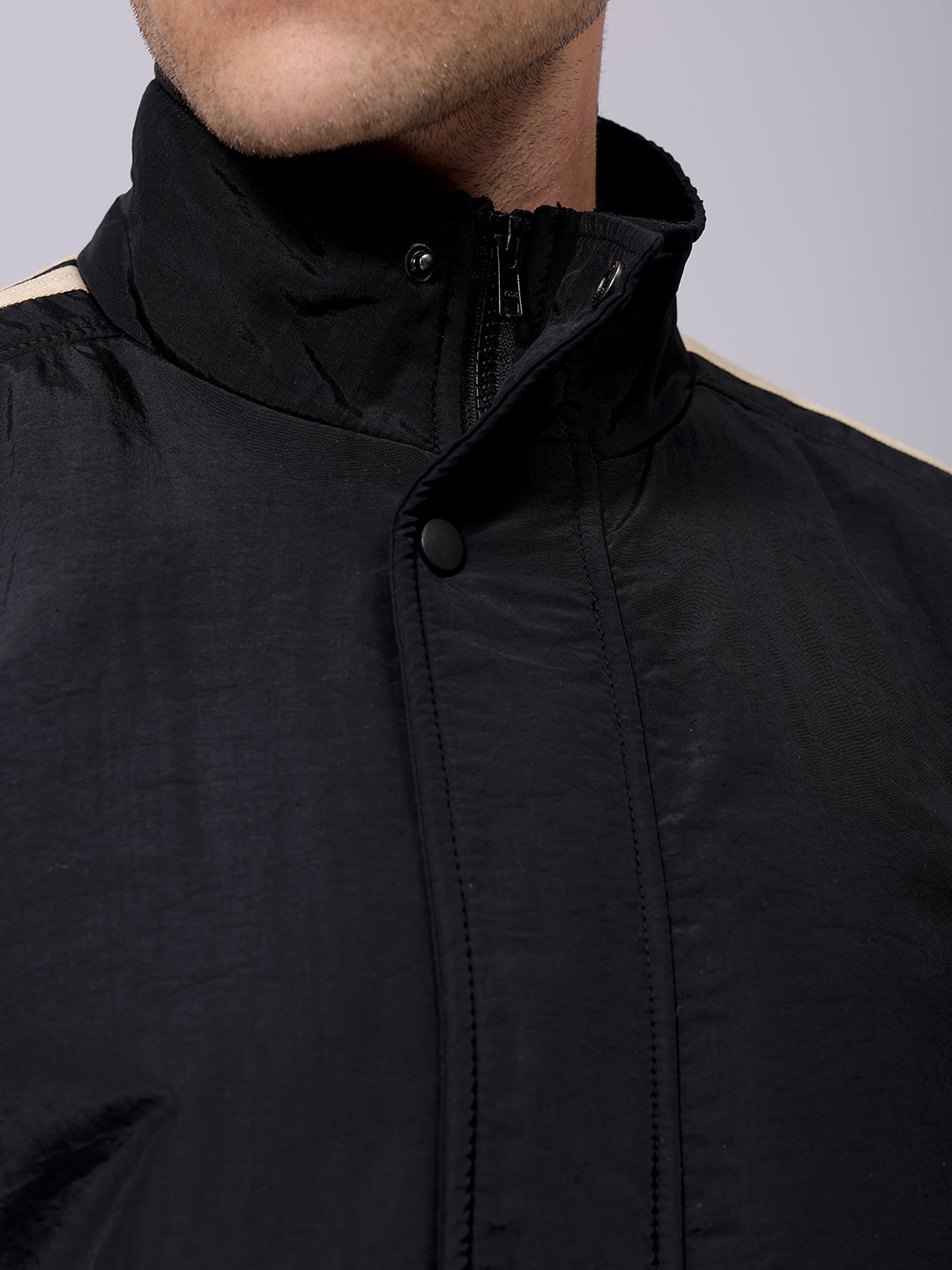 Men's Slim Fit Solid Zipperper Quilted Jacket