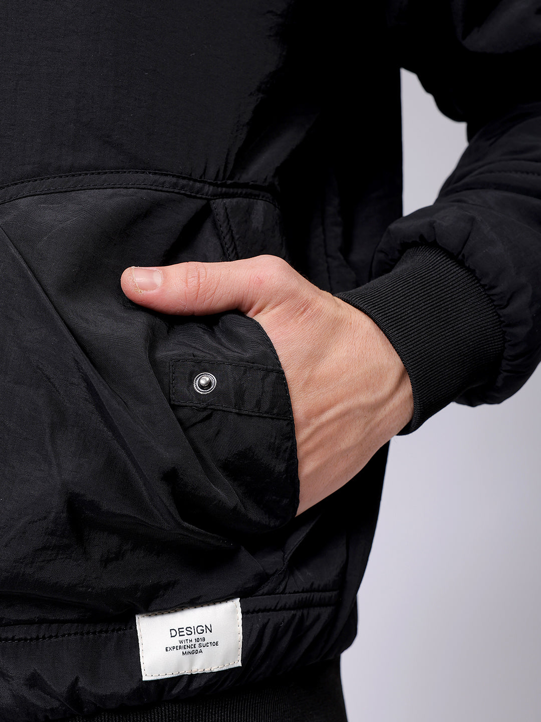 Men's Slim Fit Solid Zipperper Quilted Jacket