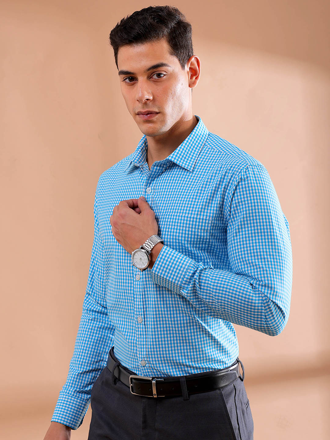 Shop Men's Checked Slim Fit Formal Shirt Online.