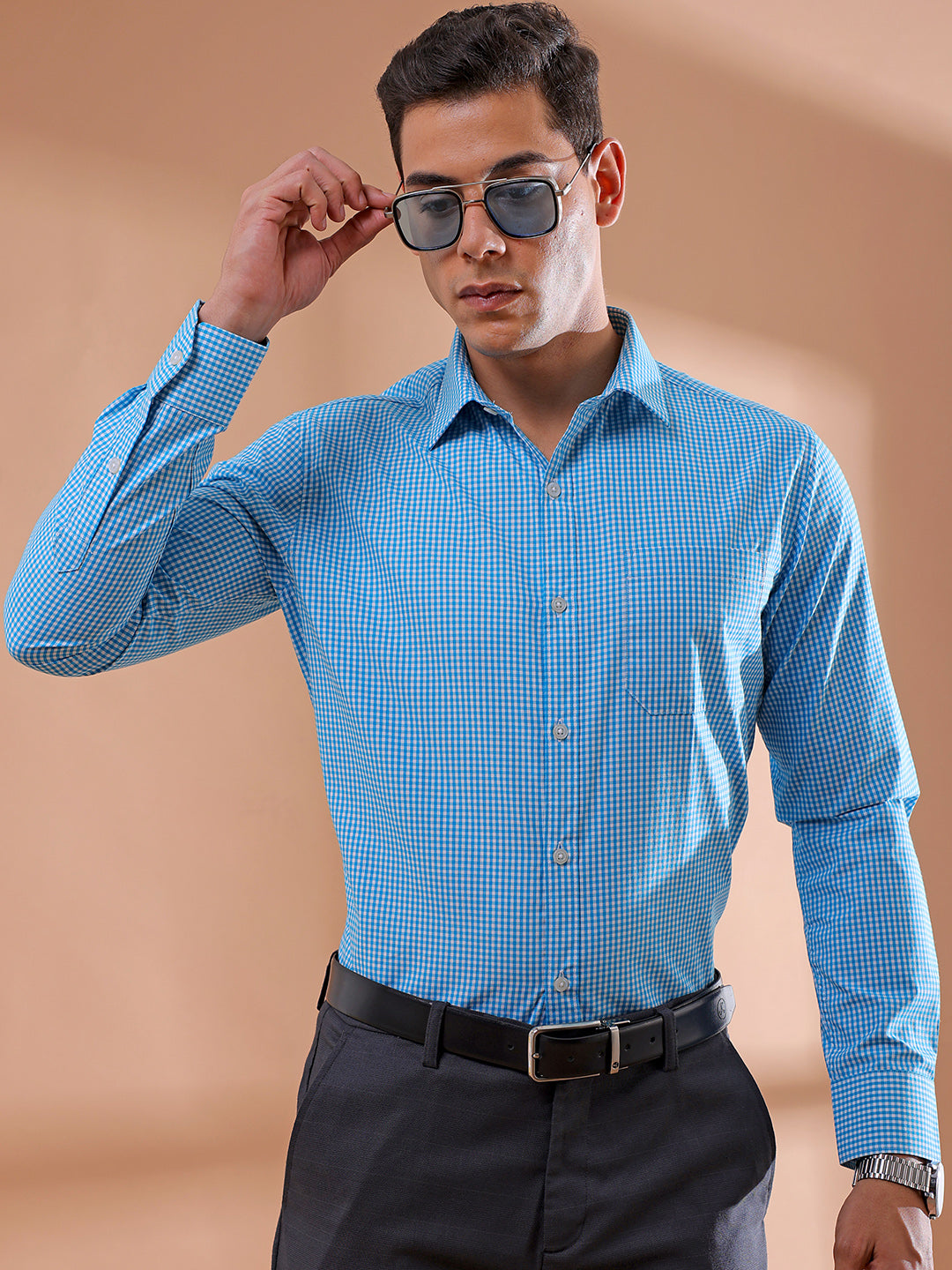 Shop Men's Checked Slim Fit Formal Shirt Online.