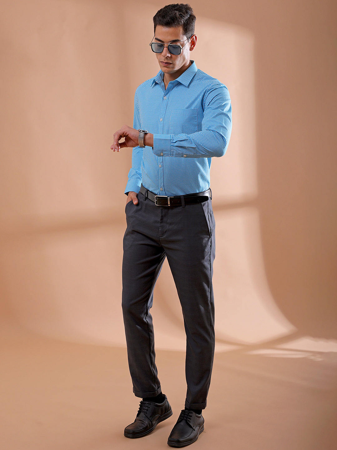 Shop Men's Checked Slim Fit Formal Shirt Online.