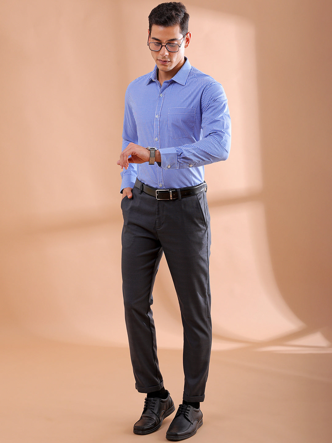 Shop Men's Blue Slim Fit Checked Formal Shirt Online.